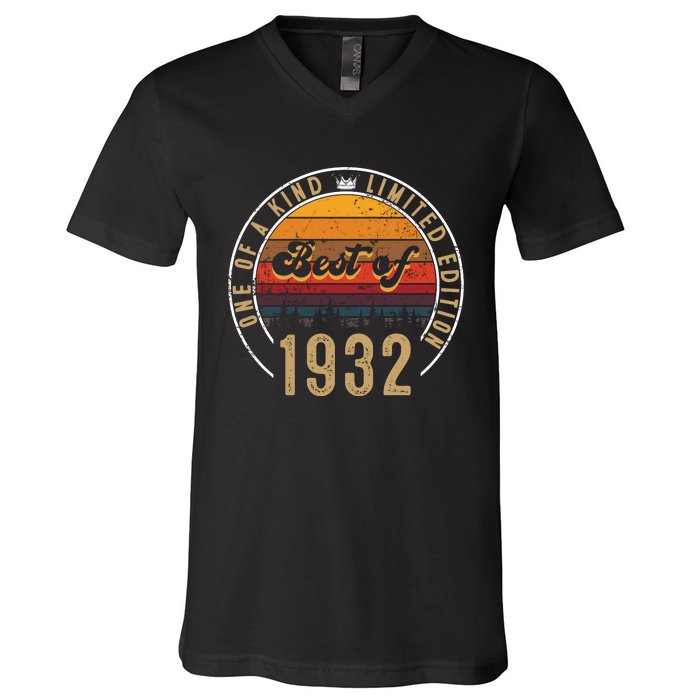 Best Of 1932 Birthday Gift 90 Years Old V-Neck T-Shirt