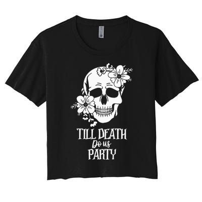 Bride or Die Skull Halloween Gothic Style Bachelorette Party Women's Crop Top Tee