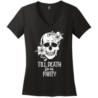 Bride or Die Skull Halloween Gothic Style Bachelorette Party Women's V-Neck T-Shirt