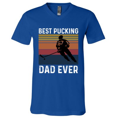 Best Pucking Dad Ever Funny Fathers Day Hockey Pun Gift V-Neck T-Shirt