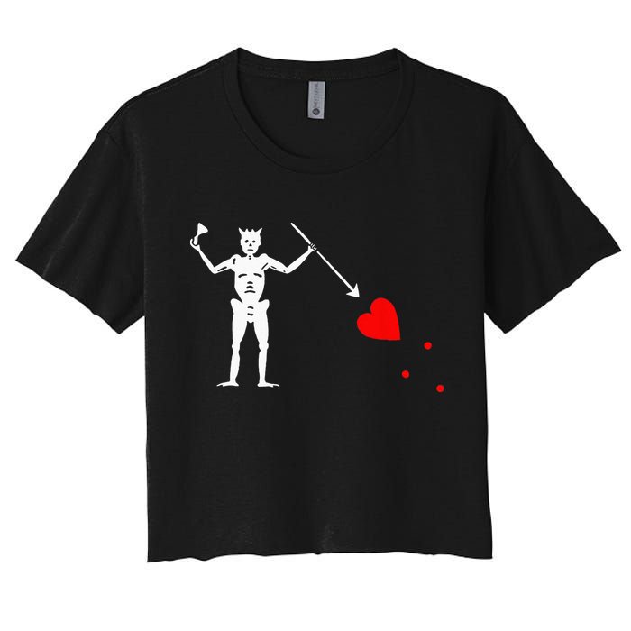 Blackbeard Pirate Flag Jolly Roger Skeleton Halloween Women's Crop Top Tee