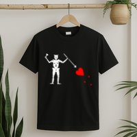 Blackbeard Pirate Flag Jolly Roger Skeleton Halloween T-Shirt