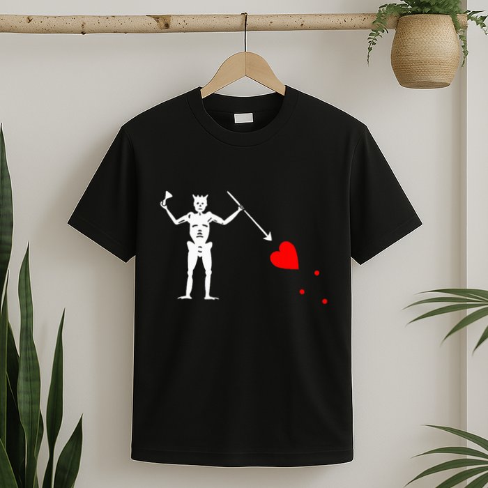 Blackbeard Pirate Flag Jolly Roger Skeleton Halloween T-Shirt