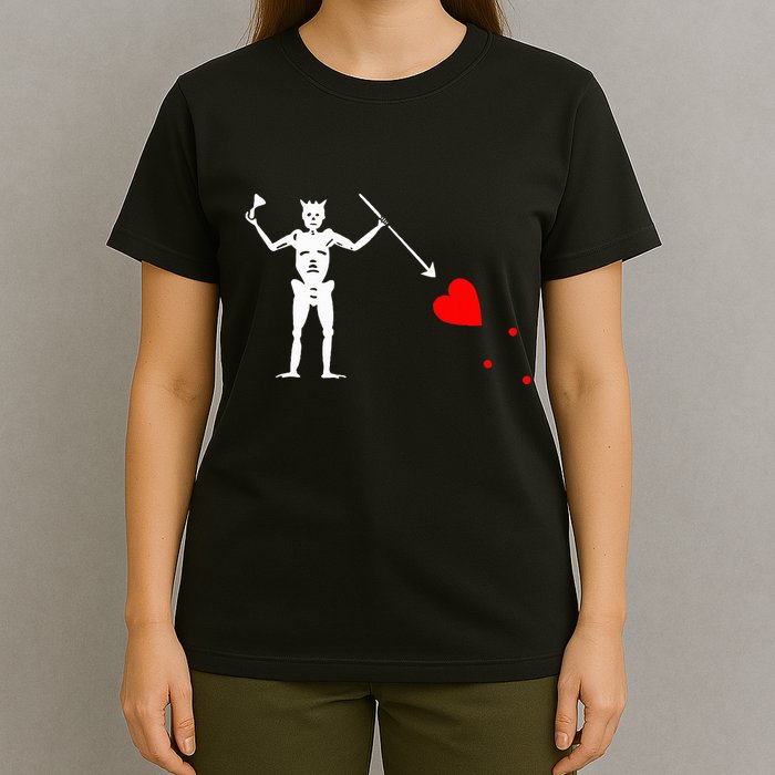 Blackbeard Pirate Flag Jolly Roger Skeleton Halloween T-Shirt