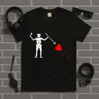 Blackbeard Pirate Flag Jolly Roger Skeleton Halloween T-Shirt