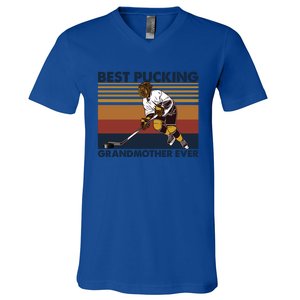 Best Pucking Grandmother Ever Funny Hockey Grandma Saying Gift V-Neck T-Shirt