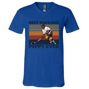 Best Pucking Peppy Ever Funny Hockey Grandpa Saying Gift V-Neck T-Shirt