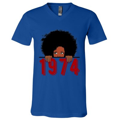 Black Queen Born In 1974 46th Yrs Old Awesome Birthday Funny Gift Cool Gift V-Neck T-Shirt