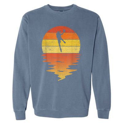 Basketball Retro Sunset 70s Vintage Basketball Garment-Dyed Sweatshirt