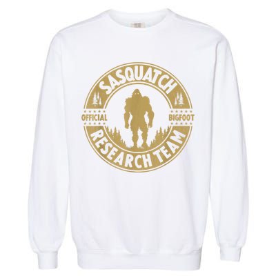 Bigfoot Research Team Retro Vintage Sasquatch And Trees 70s Garment-Dyed Sweatshirt