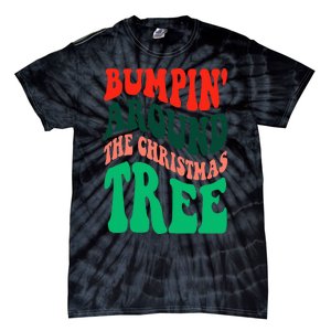 Bumping round The Christmas Tree Funny Groovy Xmas Pregnancy Tie-Dye T-Shirt