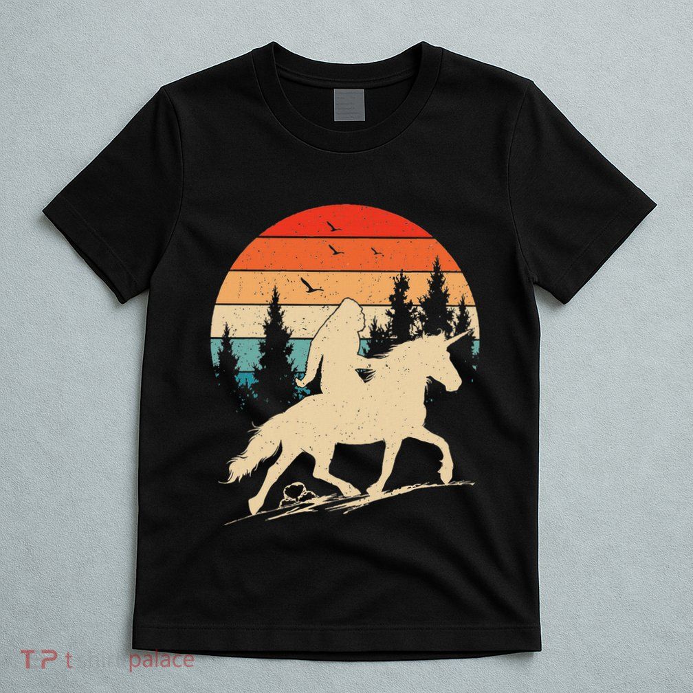 Bigfoot Riding Unicorn! Funny Sasquatch Unicorn Retro Sunset T-Shirt