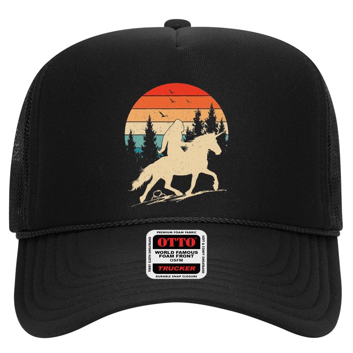 Bigfoot Riding Unicorn! Funny Sasquatch Unicorn Retro Sunset Trucker Hat