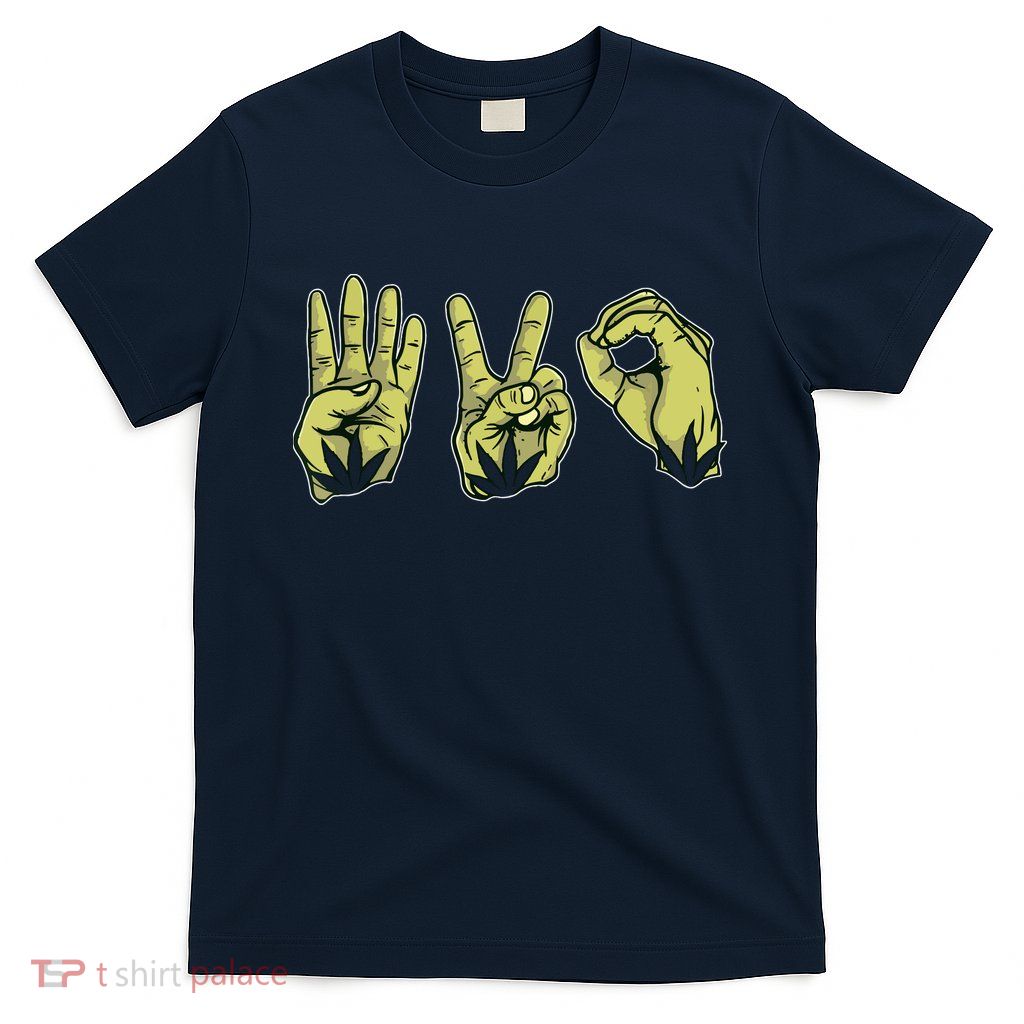 Best Stoner Artwork 420 Marijuana Gift Weed Lover Reefer T-Shirt