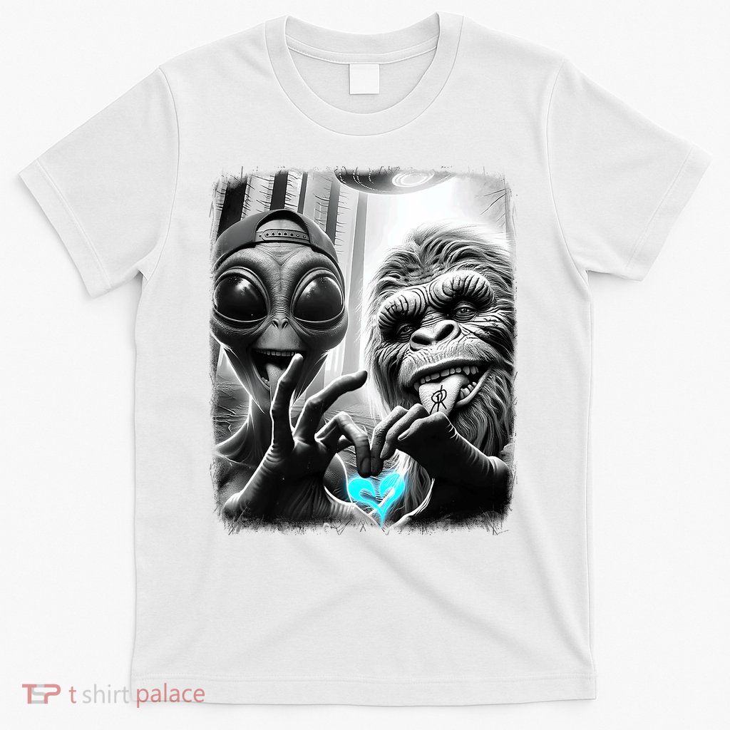 Bigfoot Sasquatch Alien Lovefest Love Hand Sign  T-Shirt