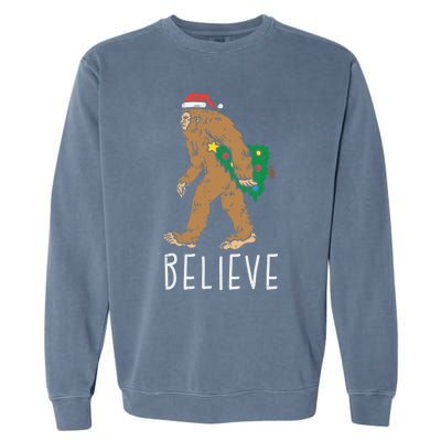 Believe Sasquatch Bigfoot Santa Hat Fun Christmas Tree Gift Garment-Dyed Sweatshirt