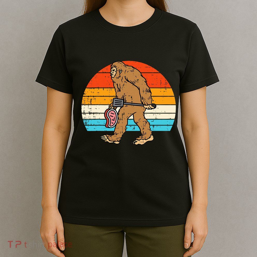 Bigfoot Sasquatch Bbq Retro Barbecue Grilling T-Shirt