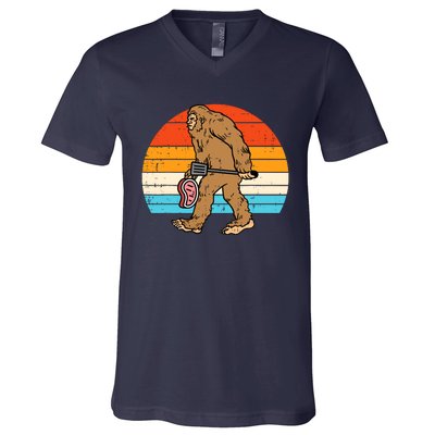 Bigfoot Sasquatch Bbq Retro Barbecue Grilling V-Neck T-Shirt