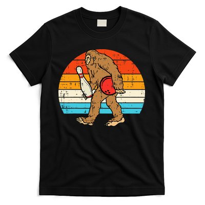 Bigfoot Sasquatch Bowling Retro Bowler Team T-Shirt
