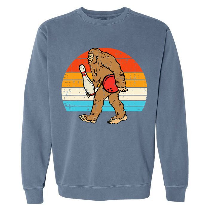Bigfoot Sasquatch Bowling Retro Bowler Team Garment-Dyed Sweatshirt