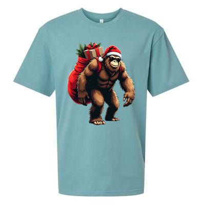 Bigfoot Santa Christmas Tree Lights Funny Xmas Sasquatch Sueded Cloud Jersey T-Shirt