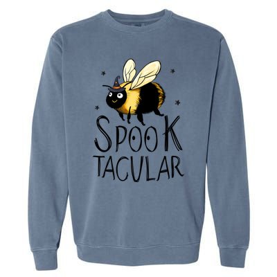 Bee Spooktacular Funny Bumble Bee Halloween Witch Gift Garment-Dyed Sweatshirt