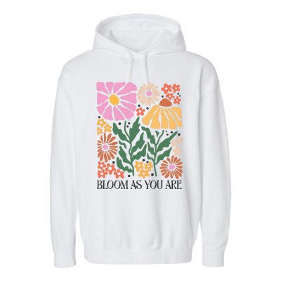 Boho Summer Flower Botanical Nature Lover Floral Wildflower Garment-Dyed Fleece Hoodie