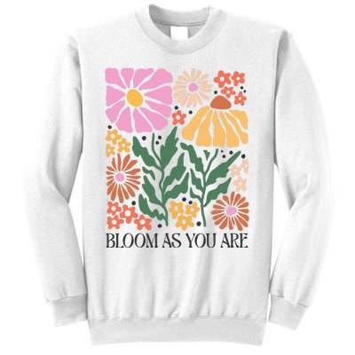 Boho Summer Flower Botanical Nature Lover Floral Wildflower Sweatshirt