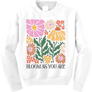 Boho Summer Flower Botanical Nature Lover Floral Wildflower Kids Sweatshirt