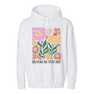 Boho Summer Flower Botanical Nature Lover Floral Wildflower Garment-Dyed Fleece Hoodie