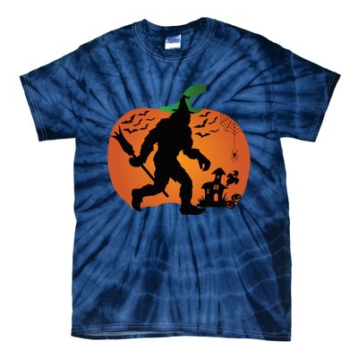 Bigfoot Sasquatch Halloween Lover Witch Giant Pumpkin Halloween Haunted House Tie-Dye T-Shirt