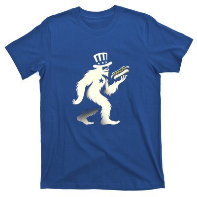 Bigfoot Sasquatch Holding Hotdog 4th Of July Gift T-Shirt