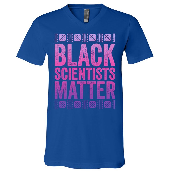 Black Scientists Matter Great Gift American Black History Gift V-Neck T-Shirt