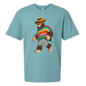 Bigfoot Sasquatch Poncho Cinco De Mayo Men Sombrero Sueded Cloud Jersey T-Shirt