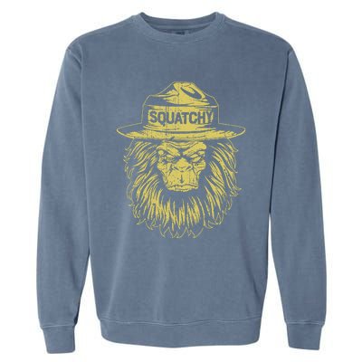 Bigfoot Squatchy Sasquatch Hat Smokey Retro Vintage Bear Garment-Dyed Sweatshirt