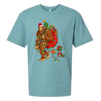 Bigfoot Sasquatch Santa Hat Christmas Xmas Tree Pjs Sueded Cloud Jersey T-Shirt