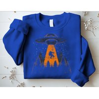 Bigfoot Sasquatch Ufo Alien Abduction Yeti Cryptid Bigfoot Sweatshirt