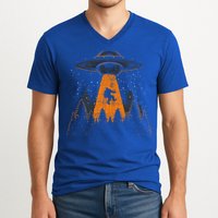 Bigfoot Sasquatch Ufo Alien Abduction Yeti Cryptid Bigfoot V-Neck T-Shirt
