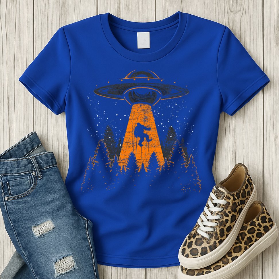 Bigfoot Sasquatch Ufo Alien Abduction Yeti Cryptid Bigfoot Womens T-Shirt