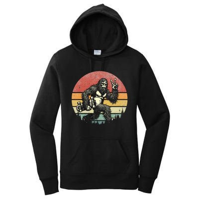 Bigfoot Skater Vintage Sasquatch Skateboarding Women's Pullover Hoodie