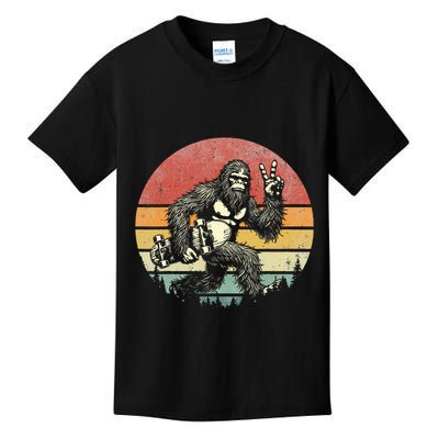 Bigfoot Skater Vintage Sasquatch Skateboarding Kids T-Shirt
