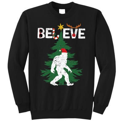 Bigfoot Sasquatch Yeti Believe santa hat Christmas Tall Sweatshirt