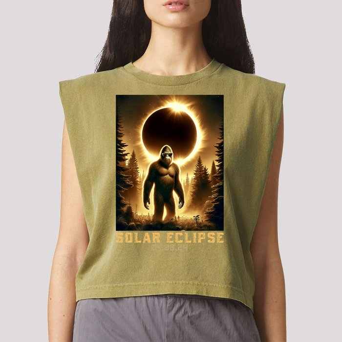 Bigfoot Totality April 8 2024 Total Solar Eclipse Garment-Dyed Women's Muscle Tee