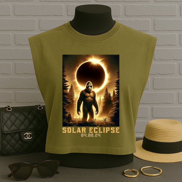 Bigfoot Totality April 8 2024 Total Solar Eclipse Garment-Dyed Women's Muscle Tee
