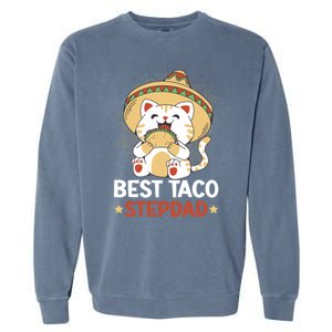 Best Taco Stepdad With A Cat For Father's Day Gift Garment-Dyed Sweatshirt