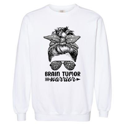 Brain Tumor Warrior Messy Bun Women Brain Tumor Awareness Garment-Dyed Sweatshirt