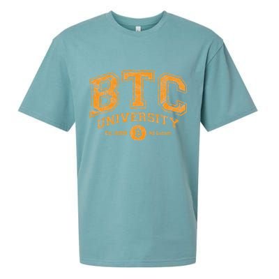 BTC University To The Moon Funny Distressed Bitcoin College Sueded Cloud Jersey T-Shirt