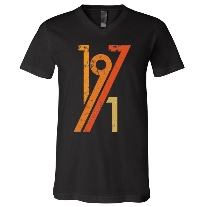 Birthday Vintage 70s Style 1971 V-Neck T-Shirt