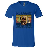 Bear Vintage I Go Camping I Beer And I Know Things Gift V-Neck T-Shirt