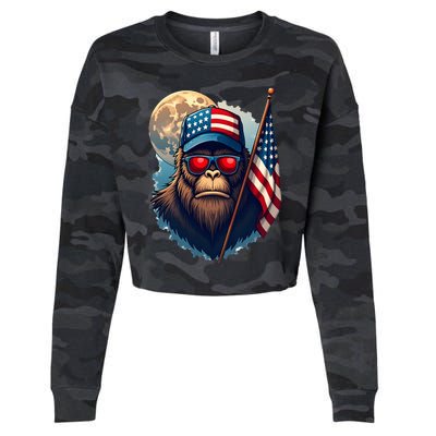 Bigfoot Veteran Patriotic Us Flag Cropped Pullover Crew